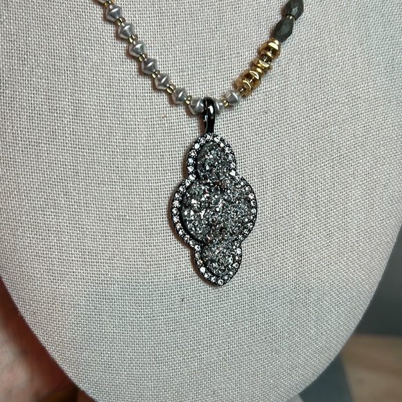 NIB  Stella & Dot  Ornate Mixed Metal Hematite Pendant Necklace  31" - Picture 3 of 8